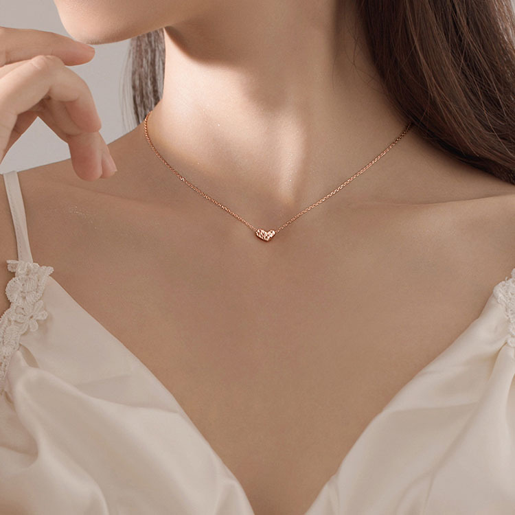 Collana con pendente cuore raggiante donna design elegante_voghion.com