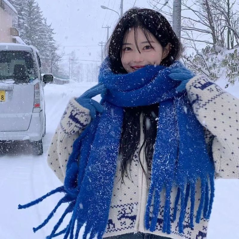 純色の雰囲気感のあるマフラーの女子学生は冬に新しい韓国版の学生を合わせて、厚いマカロンの色が白いマフラーの潮を表します。|undefined