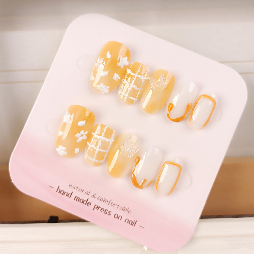 Amarillo lechoso gradiente tridimensional mariposa desgaste de uñas líneas cuadradas cortas pintadas a mano pequeñas uñas falsas fragancias