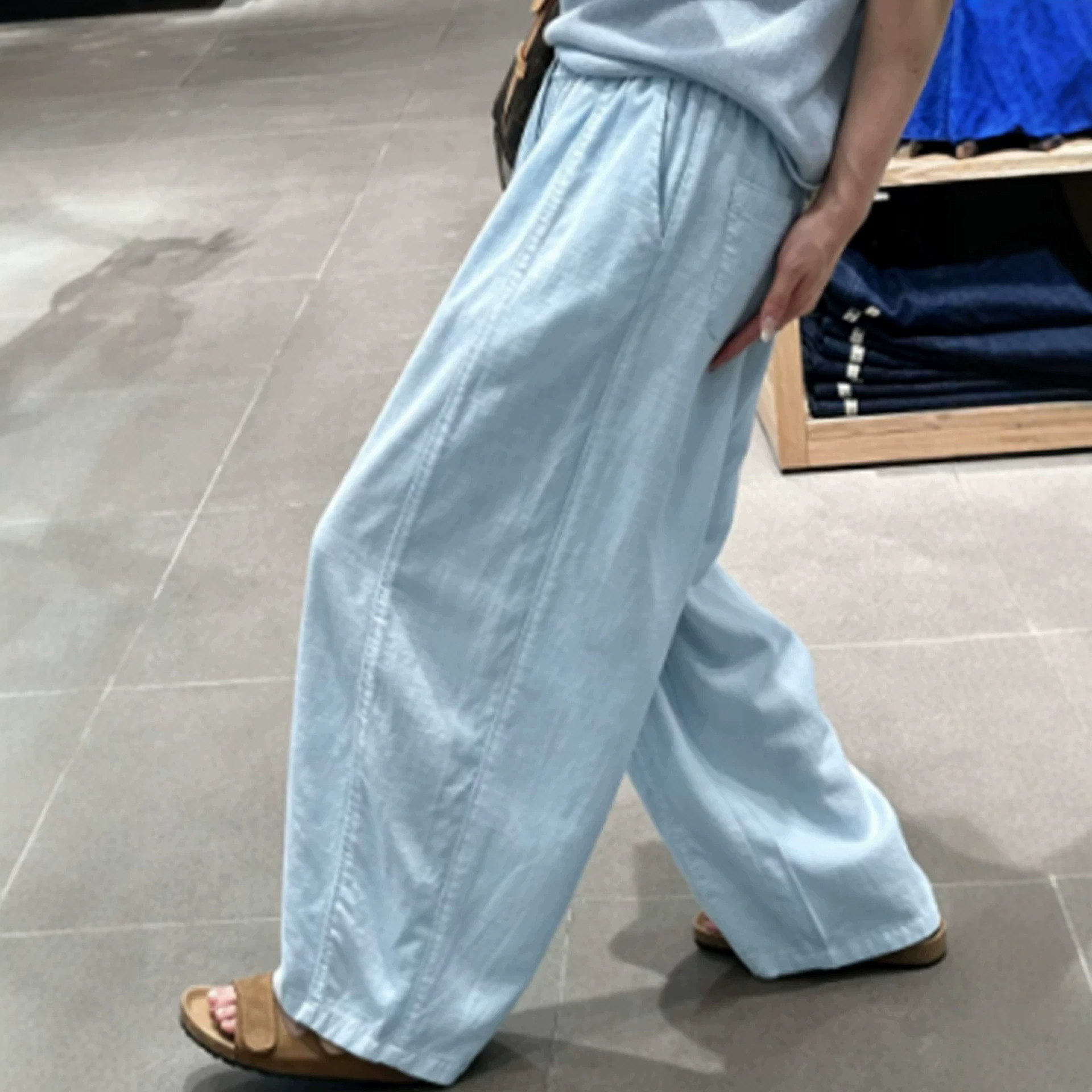 Pantalón casual azul claro