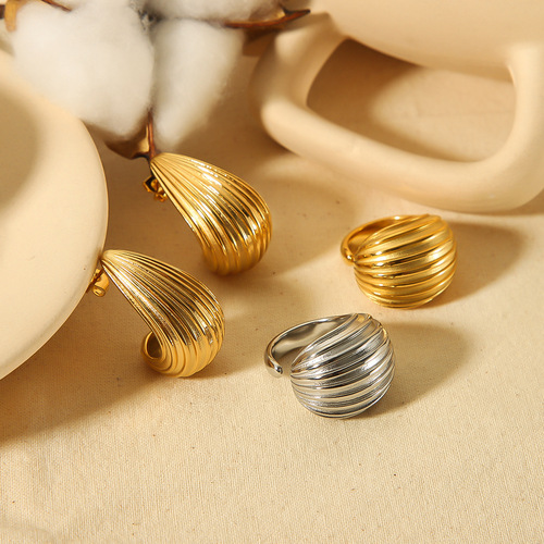 European and American Internet celebrity niche striped water drop earrings 18K gold stainless steel water drop ring high-end jewelry set
