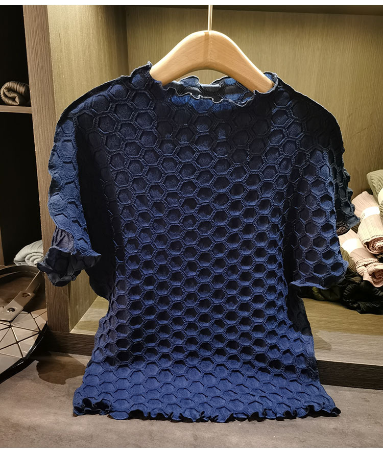 Áo thun nữ tay ngắn cổ tròn chất liệu cotton phối họa tiết ép hoa nhăn — màu đen, xanh lam, màu trắng, màu kaki chi tiết 12