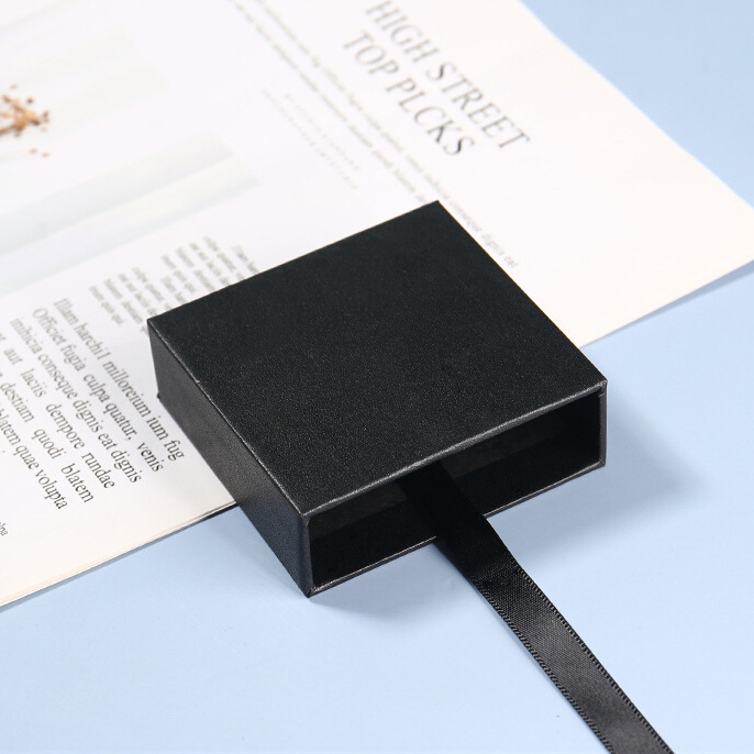 Black * suspension box 7*7*2cm