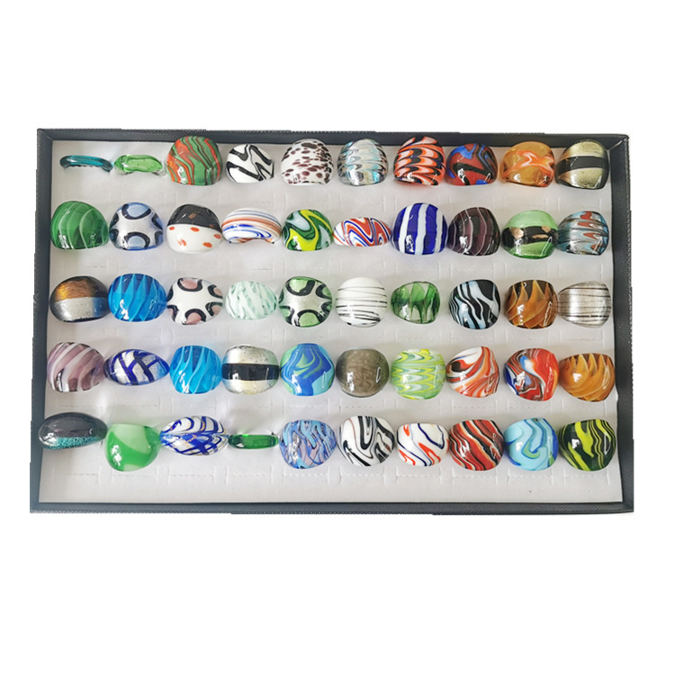 반지 내경은 약 2cm이며 색상은 무작위입니다.