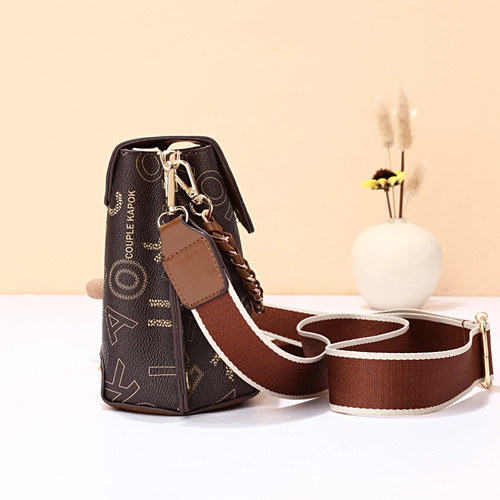 Summer popular mobile phone bag, new style, high-end, fashionable, versatile crossbody bag, stylish shoulder bag, small square bag
