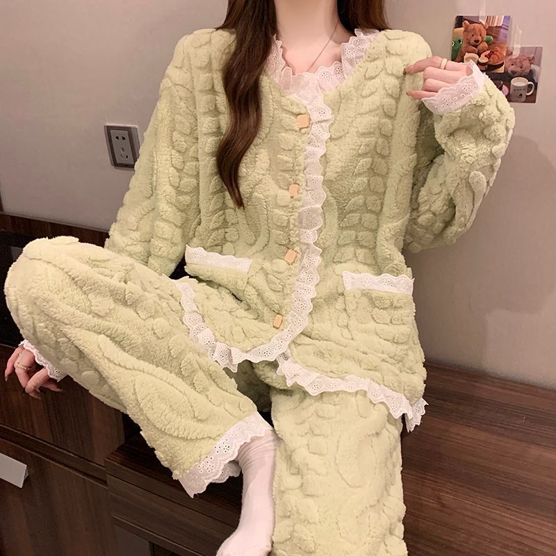 Al por mayor transfronterizo invierno nuevo pijama de peluche cardigan princesa viento engrosado dulce conjunto de ropa para el hogar de chicas