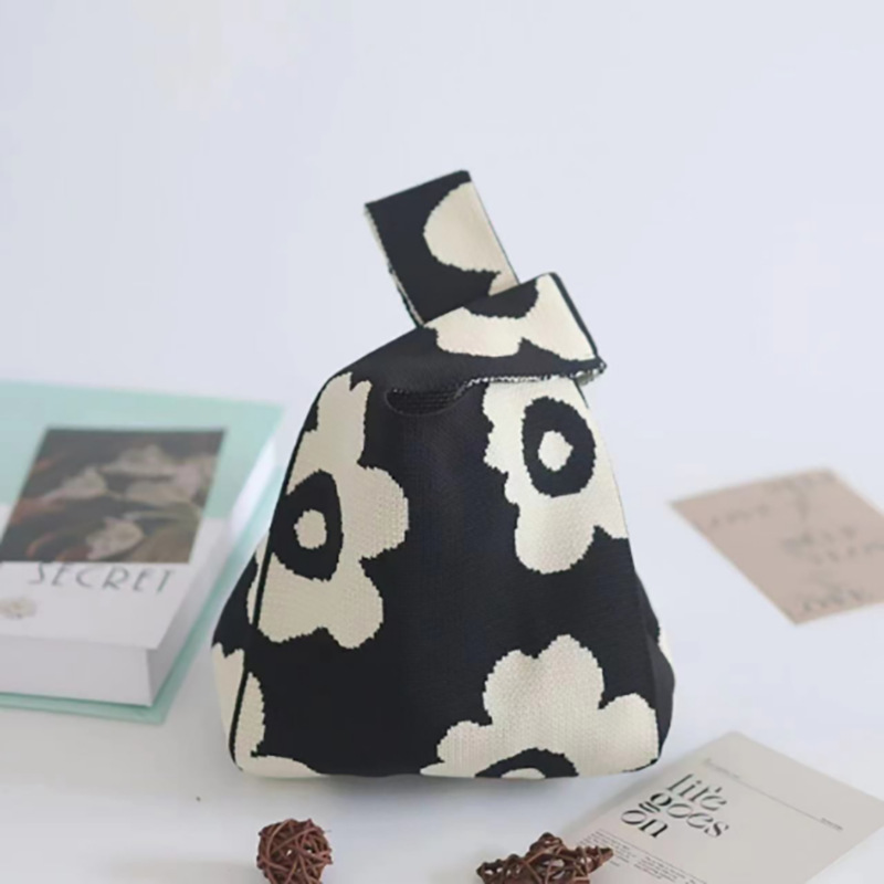 Nuevo bolso de punto para teléfono para mujer, bolso tejido suave en colores dopamina, bolso de mano con forma de corazón en estilo coreano con bloques de color.