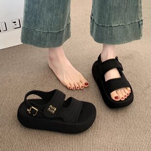 Thick-soled sandals for women's summer outer wear 2025 new hot style super hot soft-soled non-tiring feet women's casual beach Roman shoes