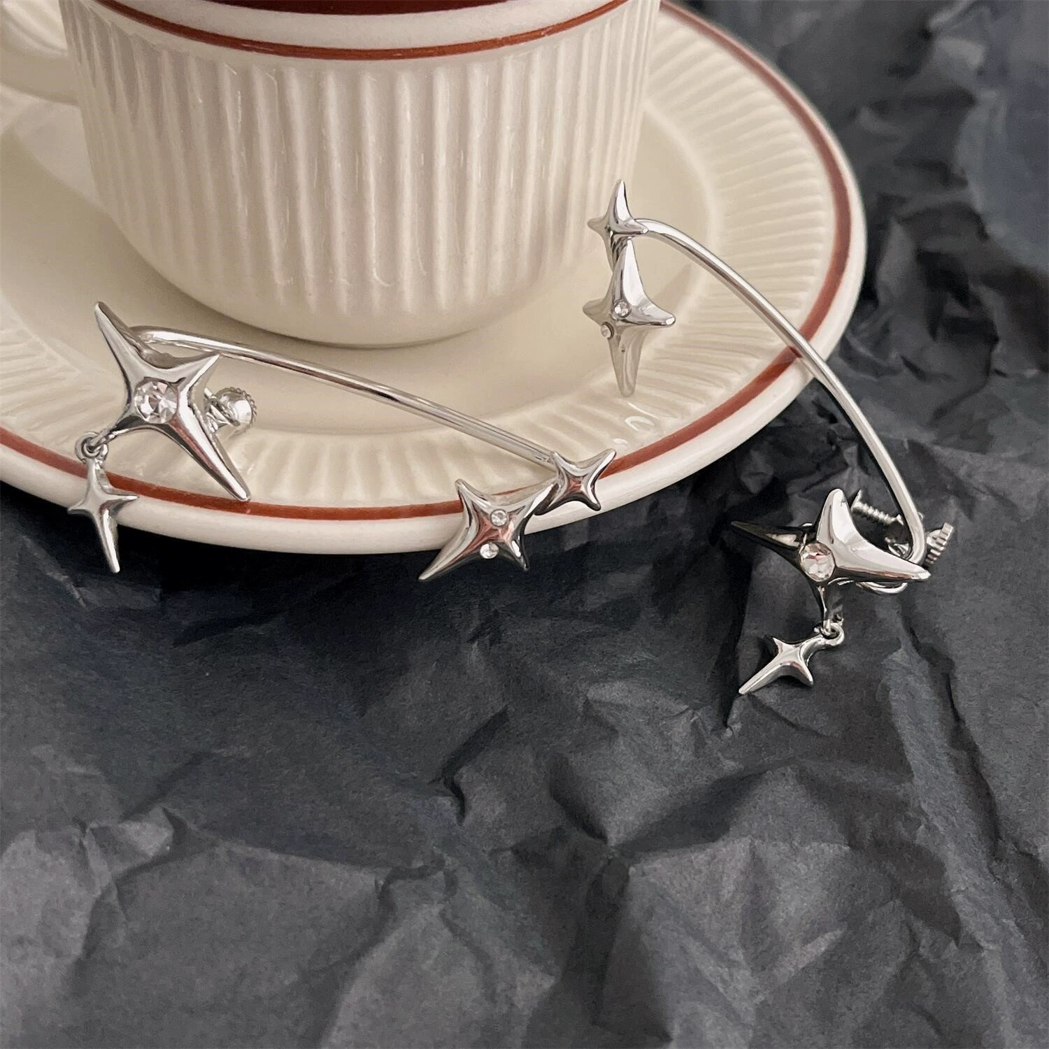 Новый нишевый дизайн Sense Star Ear Bone клипсы без отверстий для ушей Циркониевые серьги Сладкий крутой стиль отличительные серьги женские модные