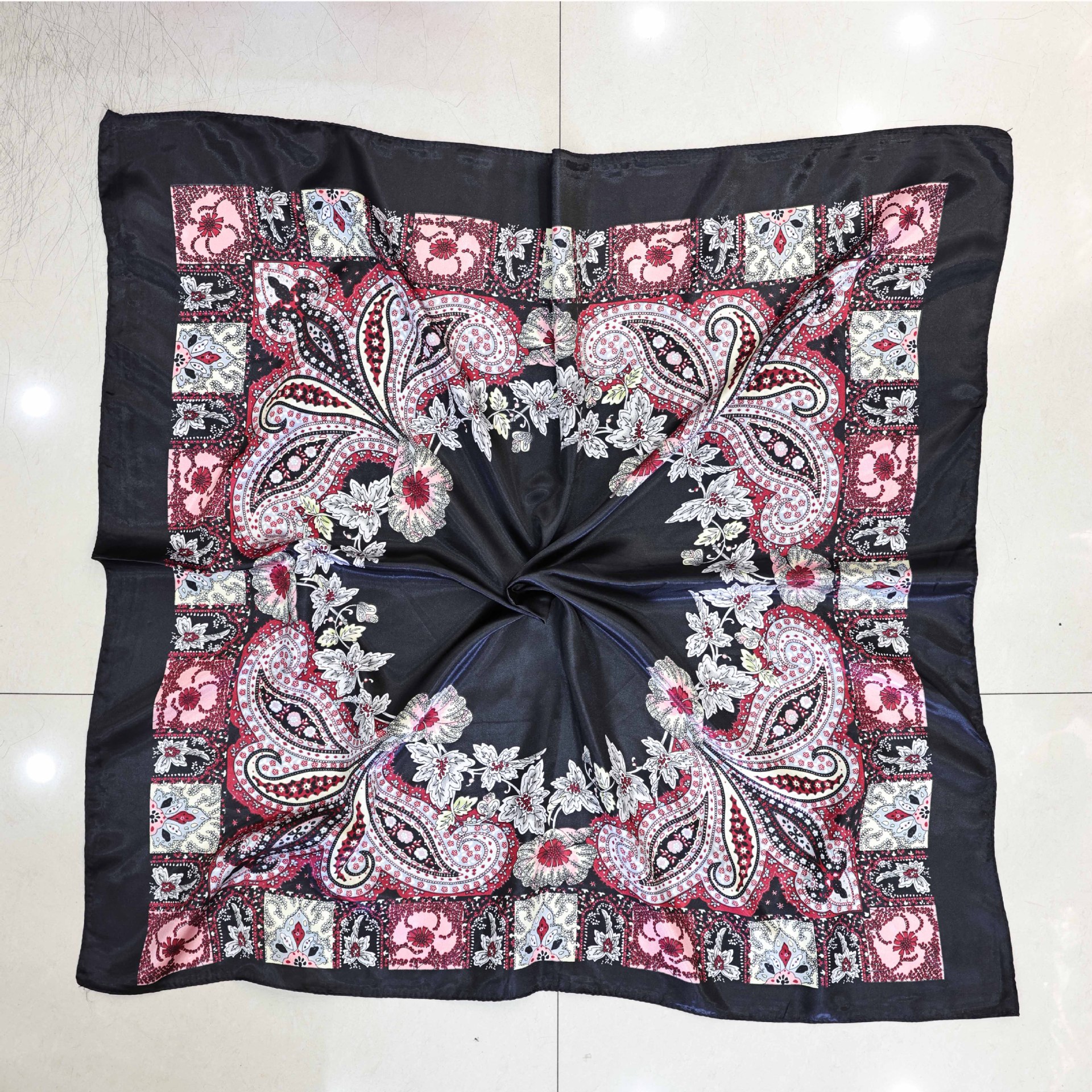 Foulard quadrato in seta satinata da donna sciarpa vintage chic_voghion.com
