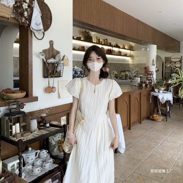 2024 Новое китайское платье в стиле ретро с пуговицами, коротким рукавом и плиссировкой