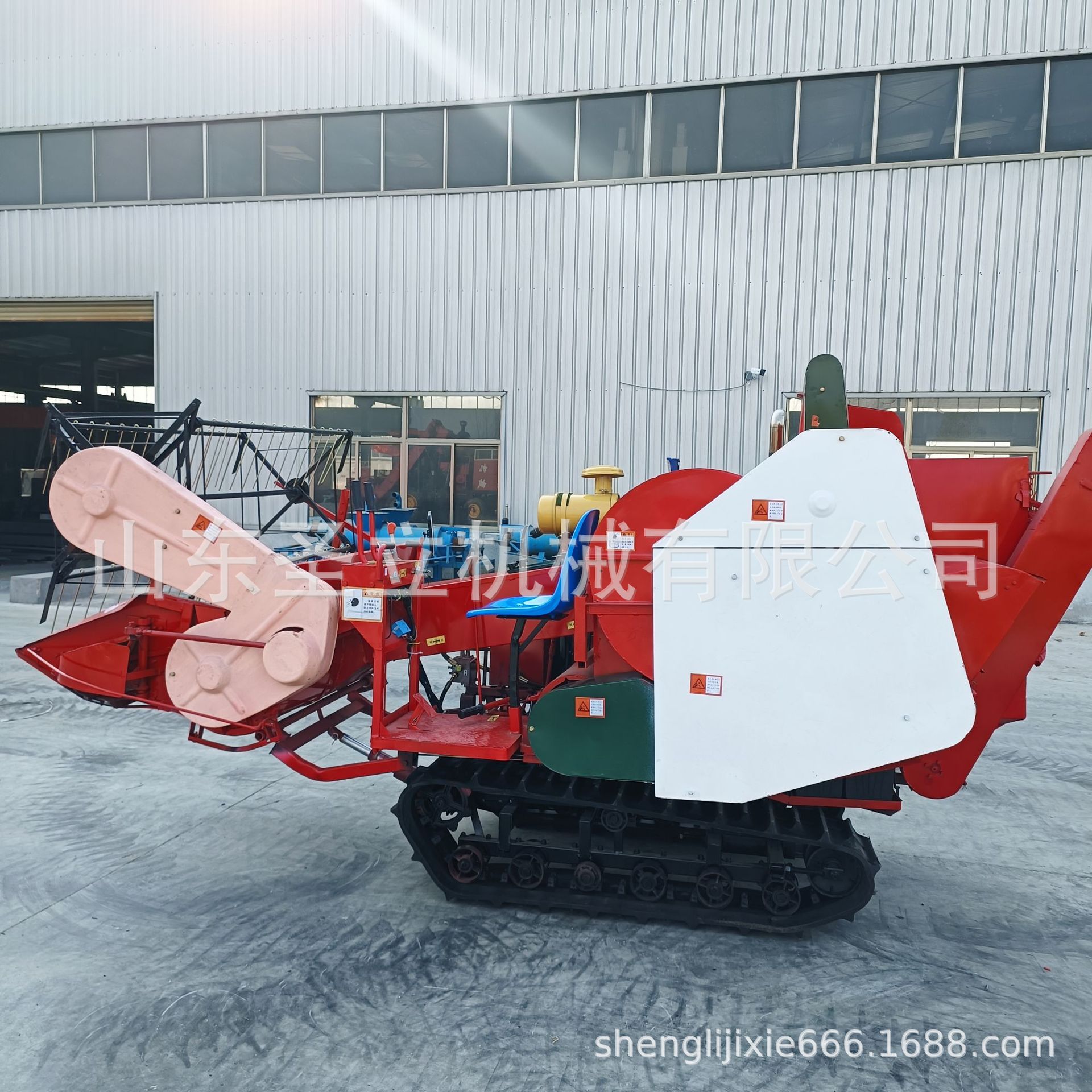 三缸发动机稻麦收割机自动卸粮35马力有补贴水带粮仓收割脱粒一体