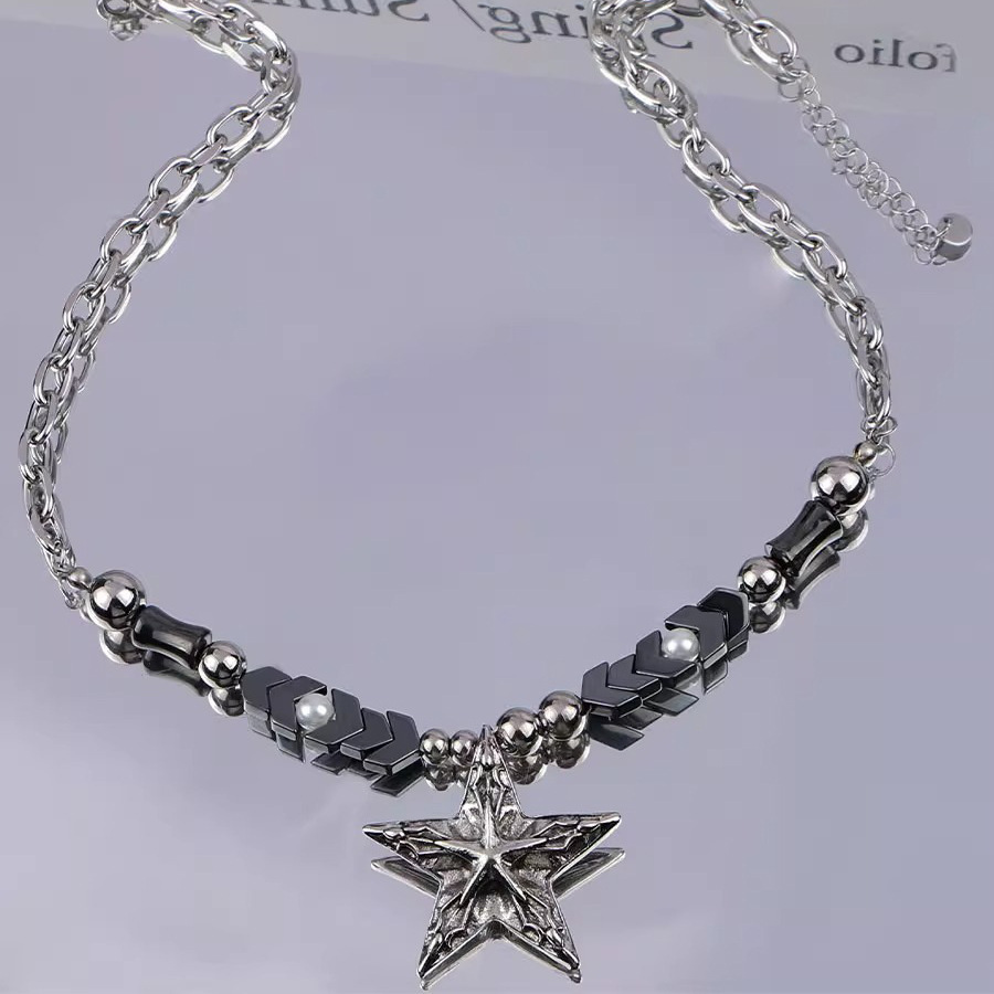 Collana gothica vintage con stella per donna perline nero argento_voghion.com