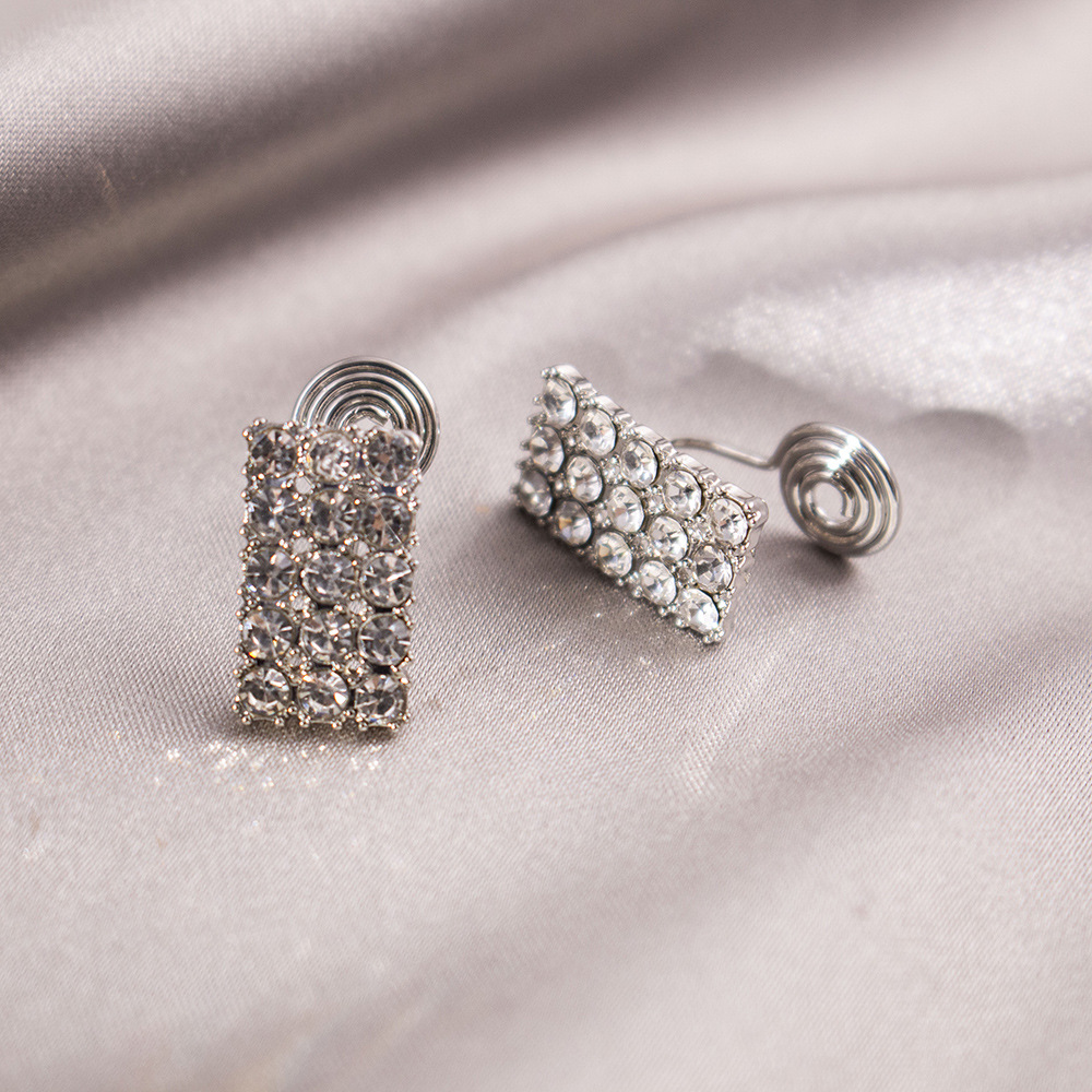 Lujo ligero, incienso pequeño, placa de incienso para mosquitos, pinzas para las orejas, pendientes de nicho para mujeres sin orejas perforadas, pendientes simples, compactas y versátiles de Yiwu al por mayor