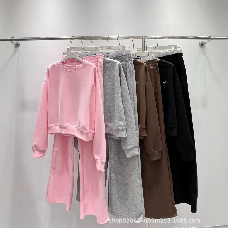 26 Fall/Winter New Niche Design Letter Embellished Simple Versatile Sweatshirt and Elastic Waist Pants Set 26 Fall/Winter New Niche Design Letter Embellished Simple Versatile Sweatshirt and Elastic Waist Pants Set