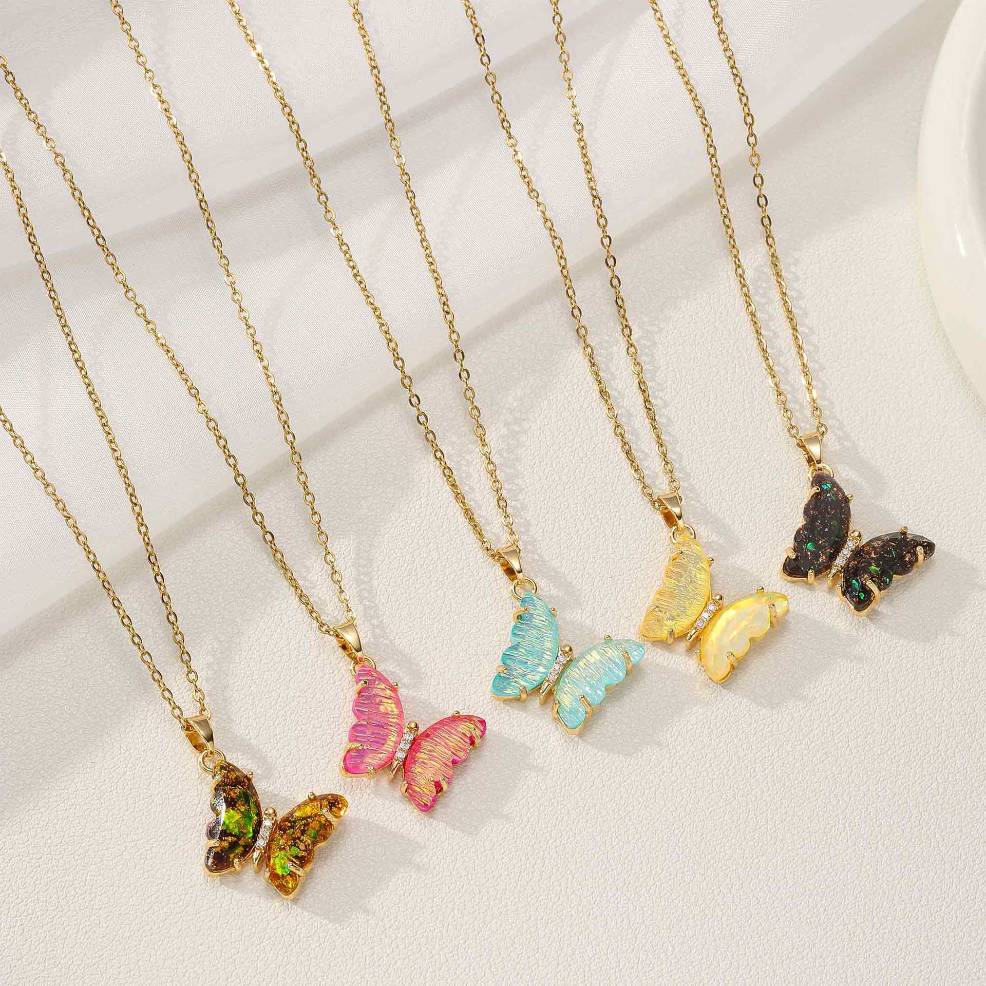 欧美时尚蝴蝶项链女百搭高级感轻奢ins锁骨链钛钢不掉色饰品