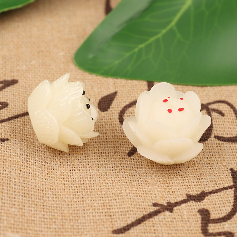 Imitation White Jade Bodhi five-layer Lotus resin carving diy jewelry pendant accessories factory direct batch White Bodhi root Lotus