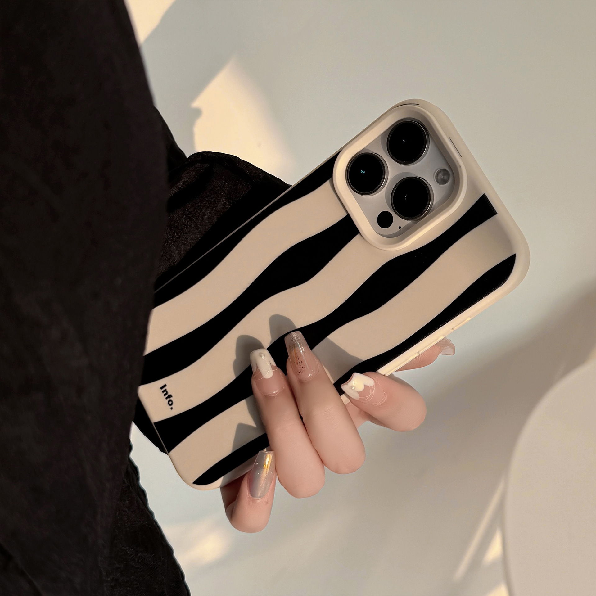 Cream Winds Retro Wave Point iPhone16 Teléfono móvil Apple 17 Carry Stand 15 Pro Max Aplicable 13