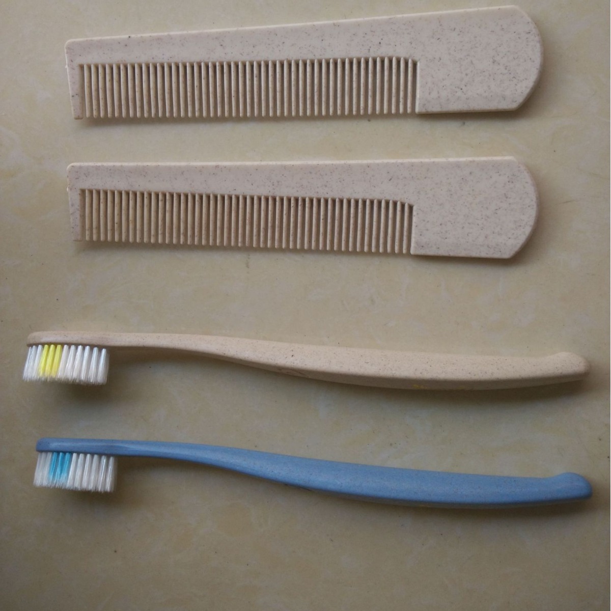 厂家直销酒店用品秸秆塑料梳子牙刷可降解秸秆复合材料