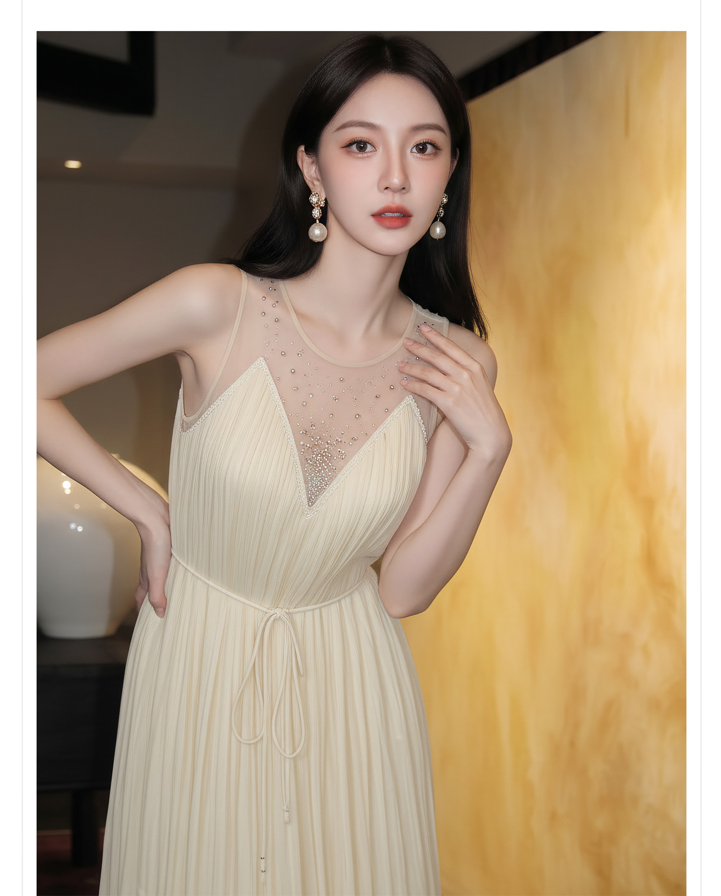 Đầm maxi nữ thắt eo không tay, cổ tròn, phối ren và vải lưới đính đá, tay áo xếp ly bồng — màu nâu, màu mơ chi tiết 3