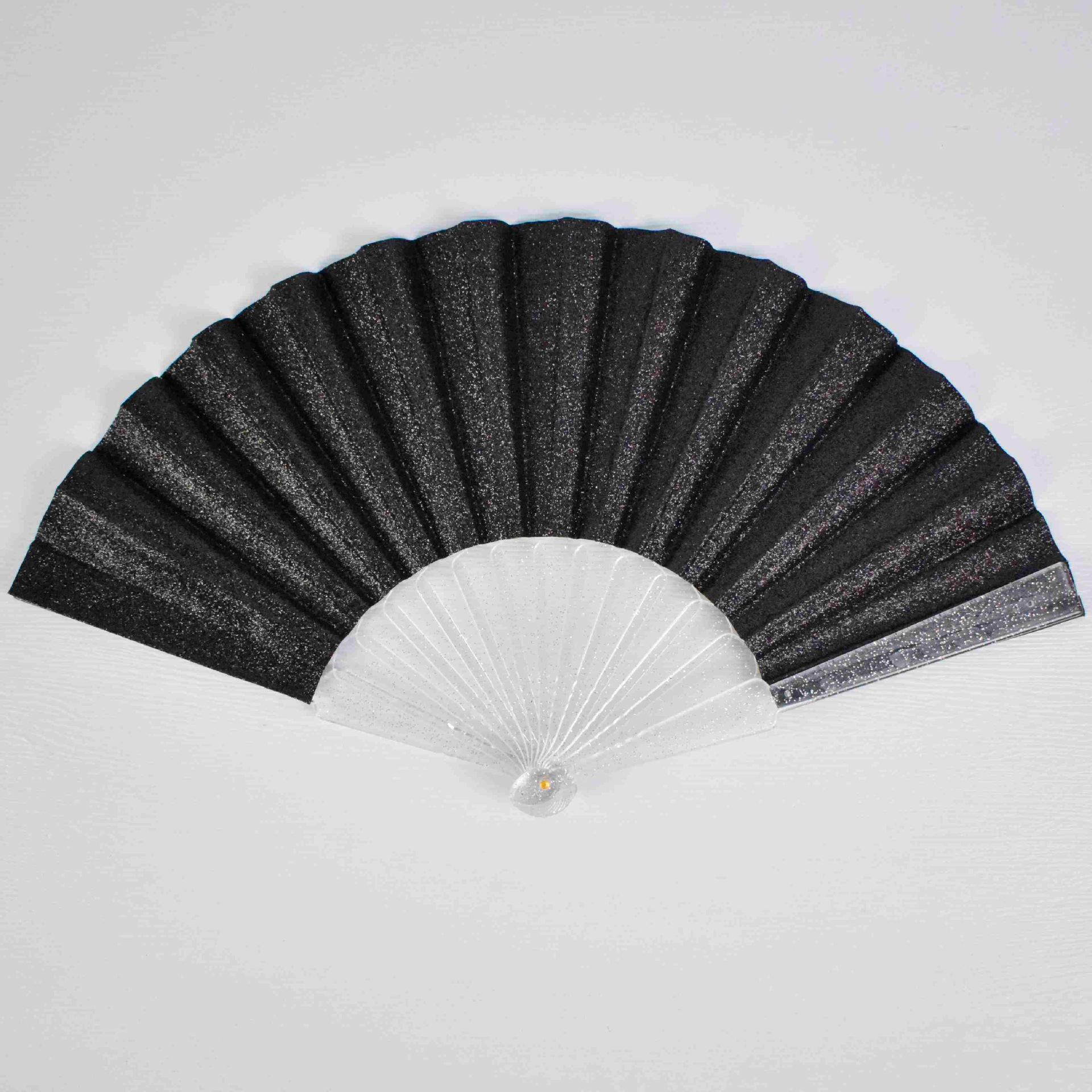 Fábrica de nuevos productos de polvo brillante superficie de tela brillante ventilador de fractura de plástico ventilador de espectáculo de danza sofisticado ventilador de regalo de artesanía