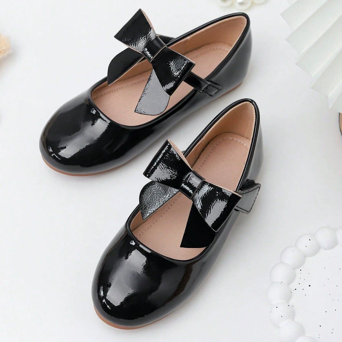 Трансграничная внешняя торговля Британский стиль, мода, плоский стиль принцессы, одиночная обувь, дикая липучка темперамент, маленькая кожаная обувь для девочек