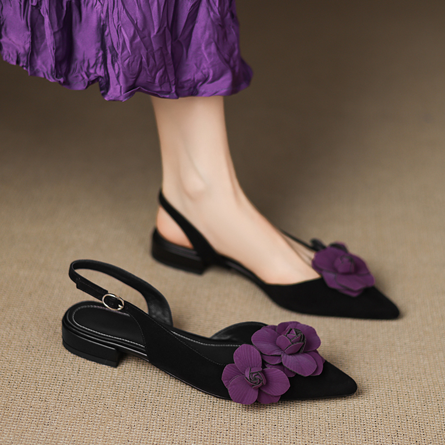 Sandal nữ da cừu mũi tròn quai chữ V đế bệt phong cách Hàn Quốc — đen