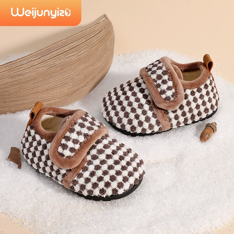 Детские хлопковые тапочки 2023 новые зимние детские домашние туфли для мальчиков, Сменная обувь, детская обувь, шерстяные тапочки для девочек