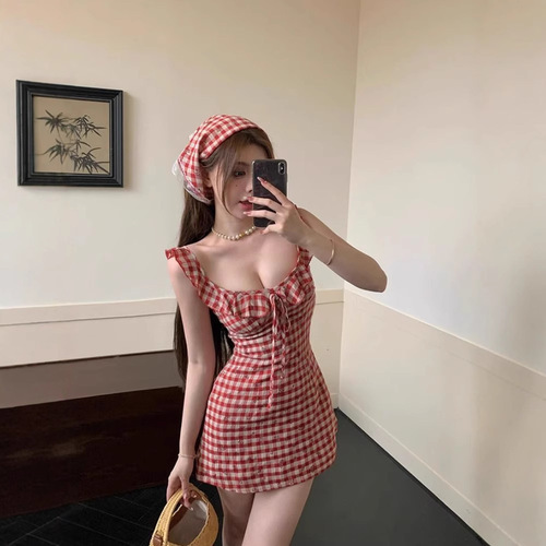 French red plaid sleeveless dress for women in summer 2025 new small person looking slim and waist-hugging short skirt