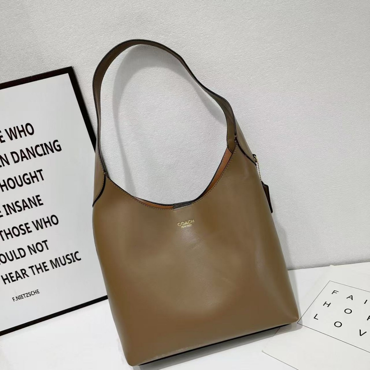 Kou Chi, el nuevo bolso de Brooklyn original, el bolso de axila de gran capacidad, el bolso femenino de un solo hombro retro de todo fósforo