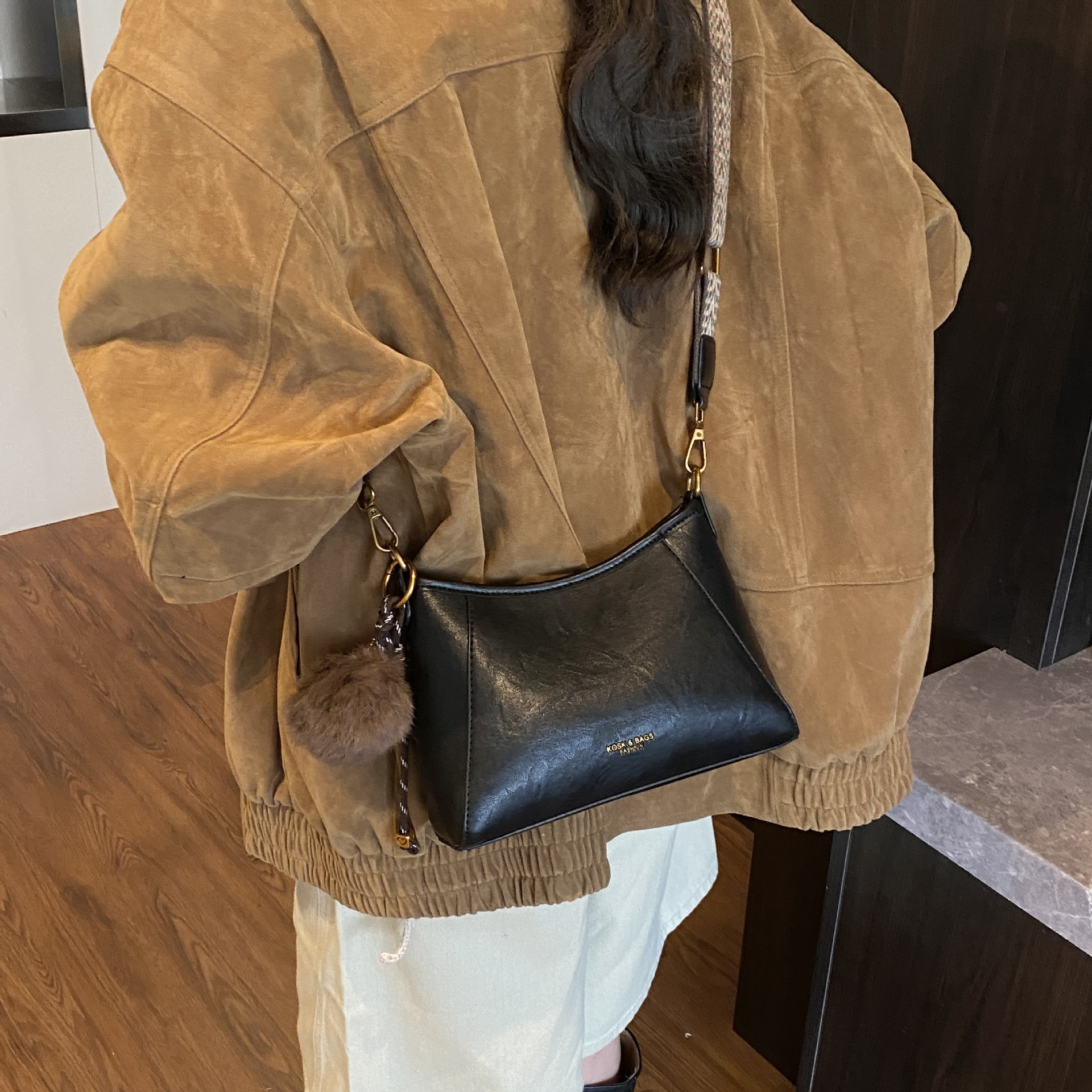 Bolso retro bolso de bolsillo axilar 2025 nuevo estilo de transporte de gran capacidad de moda versátil bolso de hombro de mano inclinado