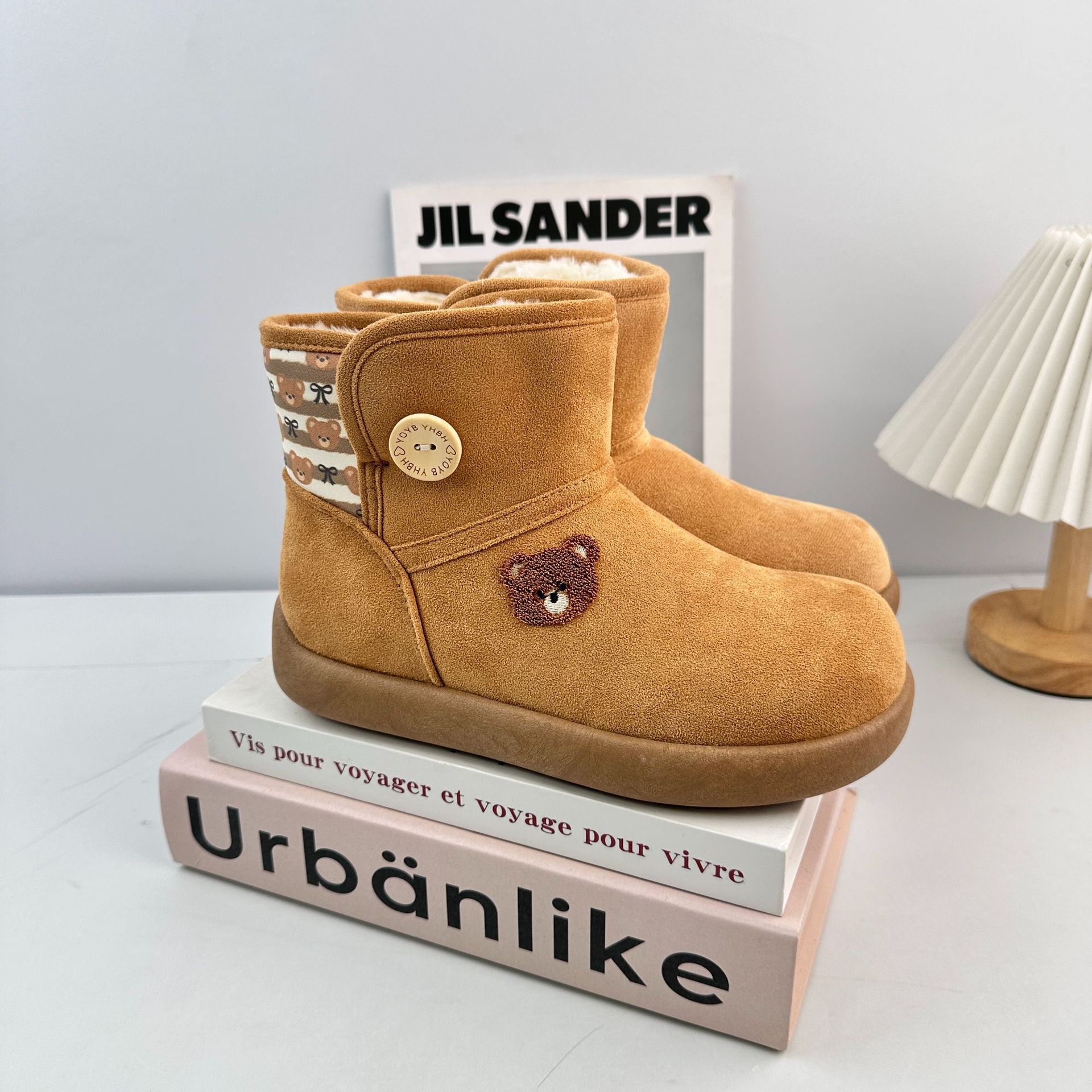 Zapatos de nieve de invierno de larga onda para mujeres 2025 nuevos zapatos de algodón de estilo coreano ligero y cálido con una base plana gruesa