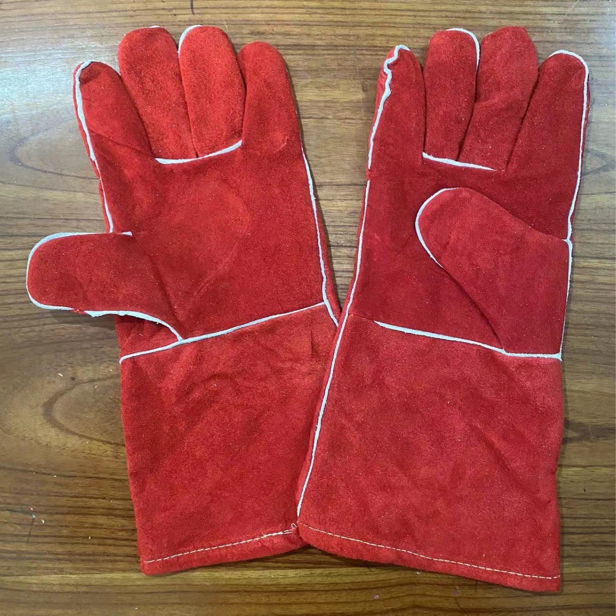 外贸货源厂家预定红色全里CE认证 14英寸红色牛皮防火花焊工手套