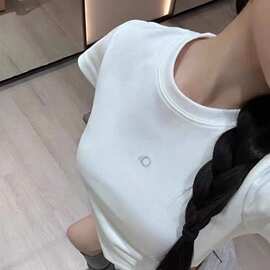 现货Ai*春夏修身正肩圆领短袖T恤女透气短袖休闲运动修身显瘦上衣