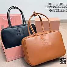 2024秋冬新款复古大容量保龄球包公文包女士波士顿包手提枕头包包