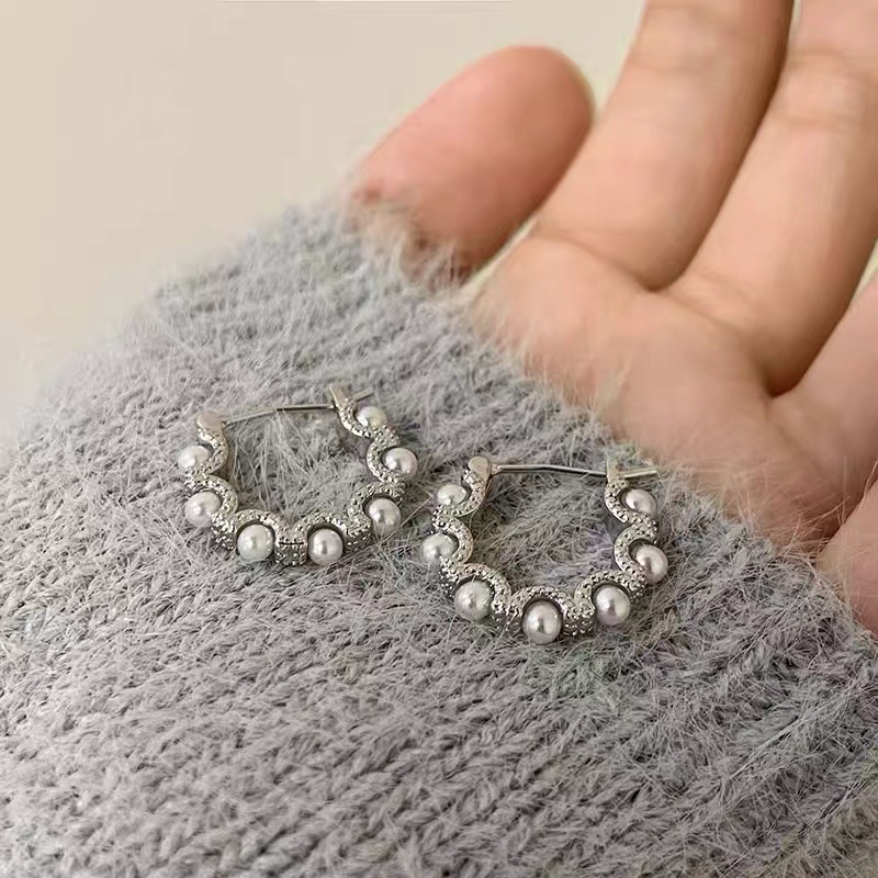 retro small design fashionable elegant accessory pearl with tassels