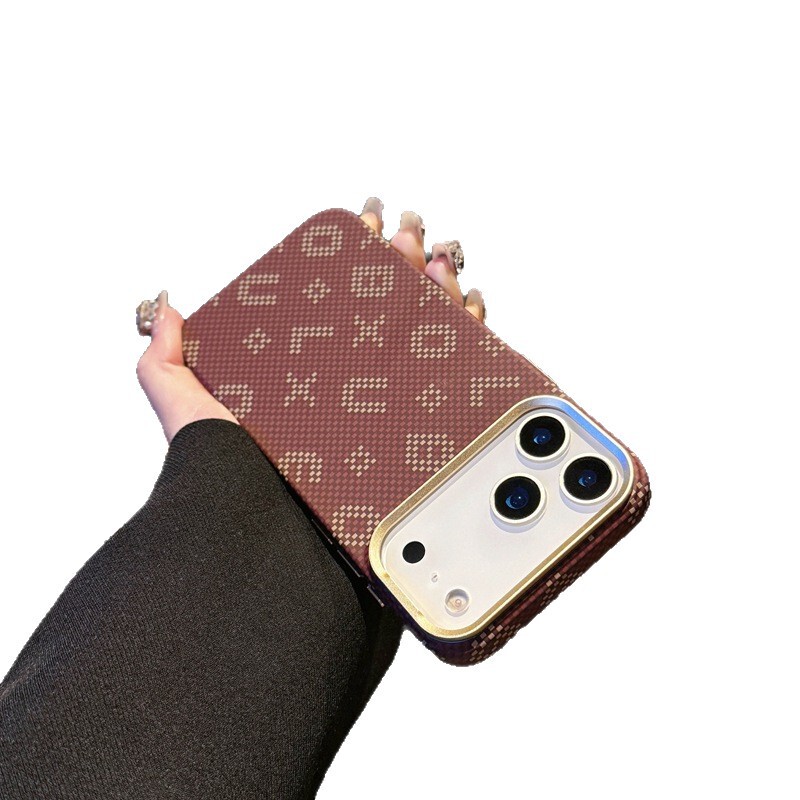 夜光文字入りカーボンファイバー柄、Apple 17 Pro用マグネット式スマホケース、メタルレンズ、iPhone 16用ハードケース|undefined