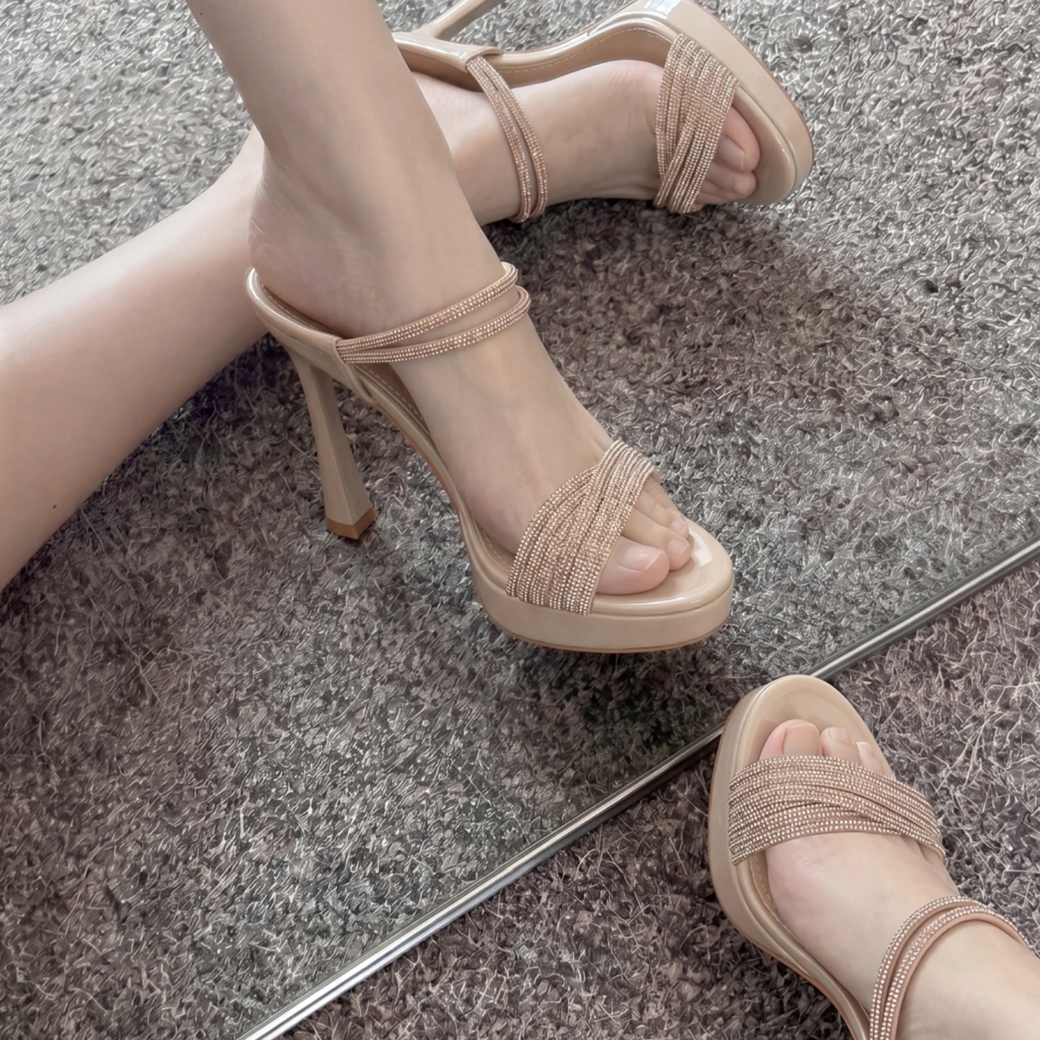 2026 Summer New Round-Toe Elegant Platform Open-Toe High-Heel Sandals For Women, Daily Casual Rhinestone Slippers_vogvips.com