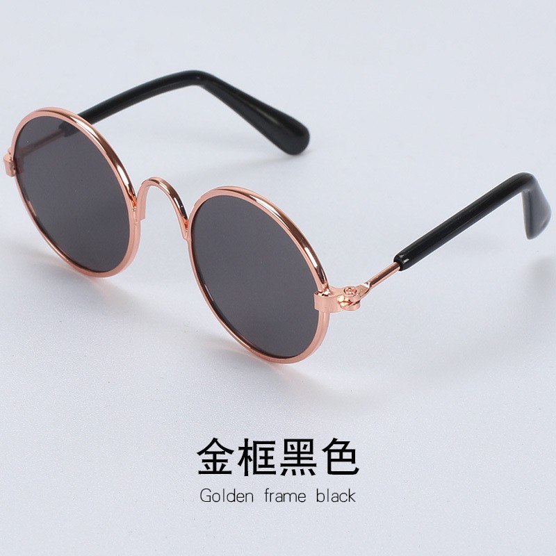 Gatas de gato para mascotas retrógradas para jugar cool perros gafas de fotos accesorios gatos perros extraños gafas de sol joyas de marco de oro gafas