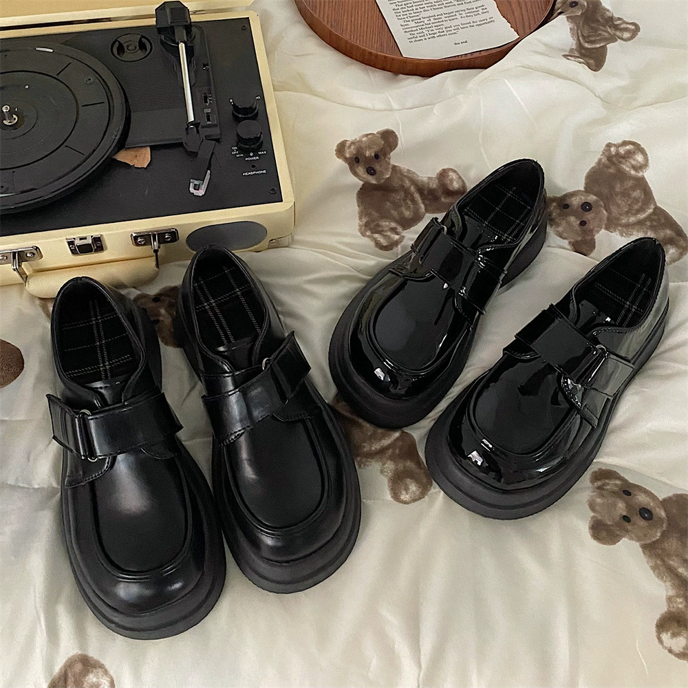 Черные лоферы на толстой подошве, женские кожаные туфли в британском стиле, без шнуровки, с круглым носком, новинка 2022 года, для осени и зимы