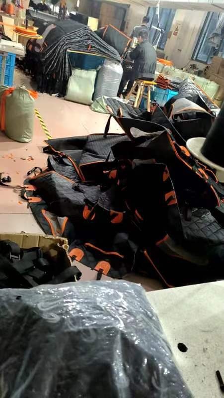 骨头款宠物垫子生产现场1