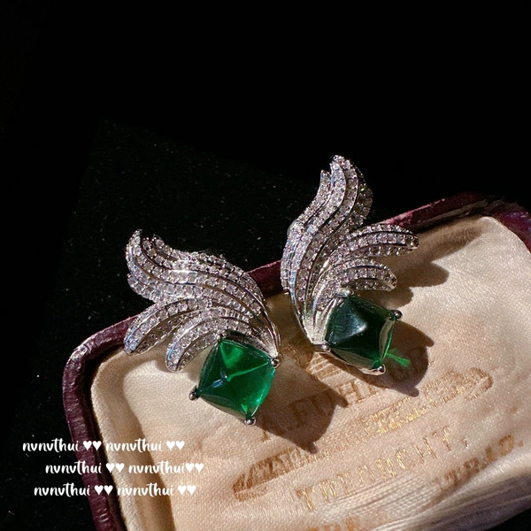 916NV Green Sugar Tower Meteor Shirchish asymmetric earrings ~ no box