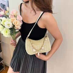 时尚潮流贝壳珍珠草编腋下包时髦休闲百搭通勤包小众高级感单肩包