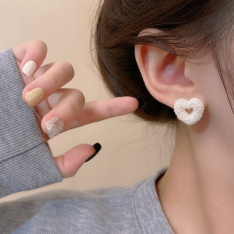 Daily Occasion Resin Material 1 Pair Sweet Heart Shape Laser Resin Ear Studs