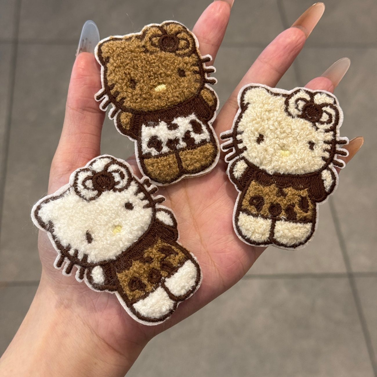 Simple Magic Tape KT Cat Full Body Curly Double-Layer Bangs Sticker, Side Hair Patch, Hair Accessory, Seamless for Girls