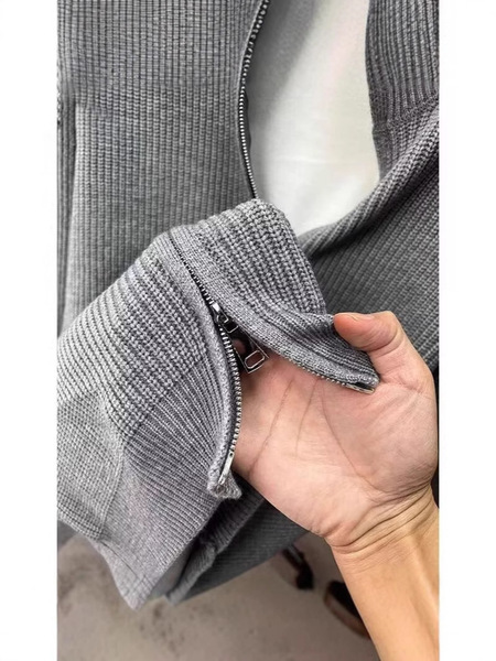 Solid color cardigan with zipper