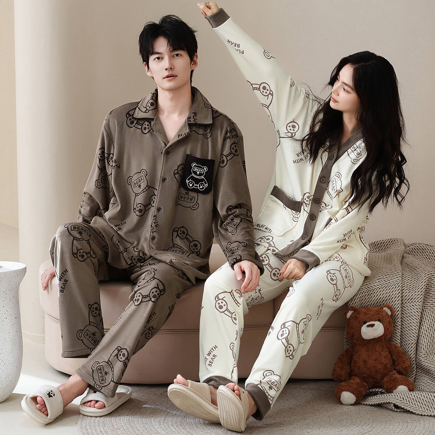 Autumn and Winter Couple Pajamas Thickeneded and Warm Cartoon Bear Print Winter Island Velvet Men's and Women's Home Wear Set
