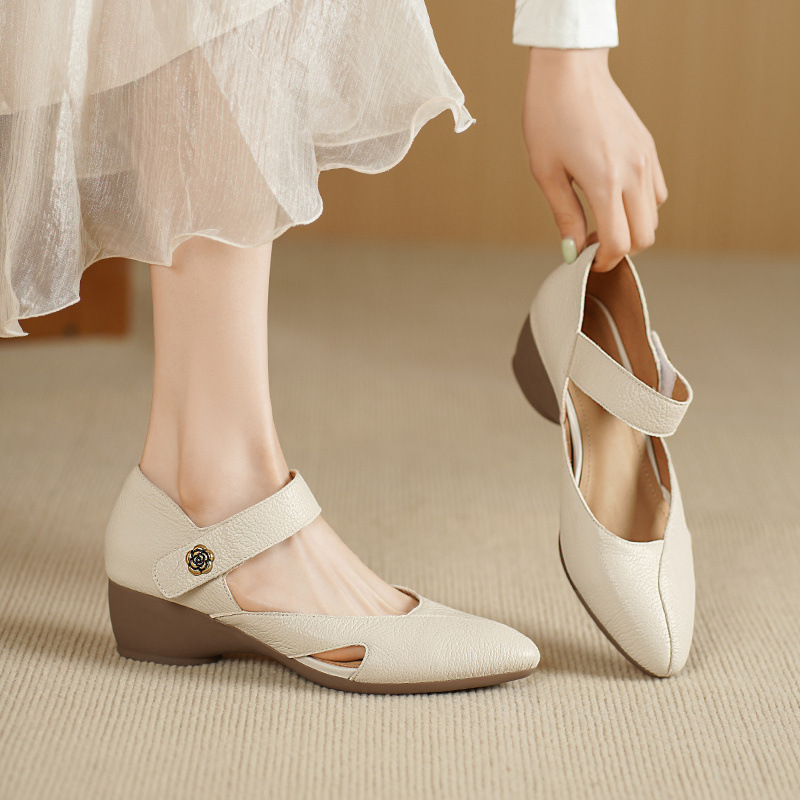 Sandal nữ đế xuồng mũi nhọn da cừu, gót 7 cm, phong cách retro — Màu trắng nhạt