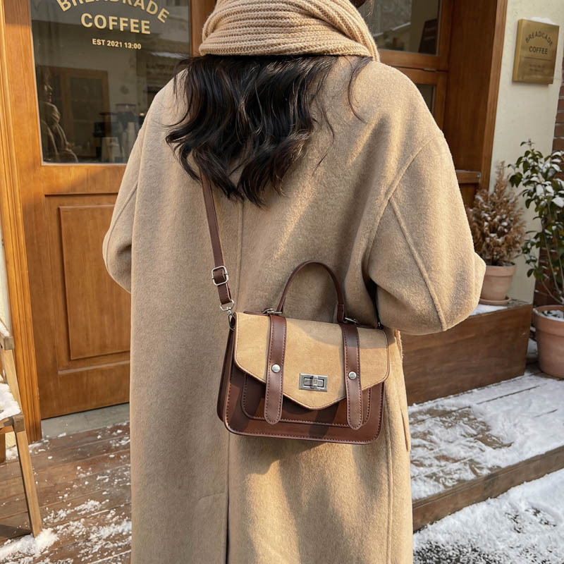 Casual bolso cuadrado simple 2026 nueva moda de color de gran capacidad de transporte de hombro bolso de mano mujer