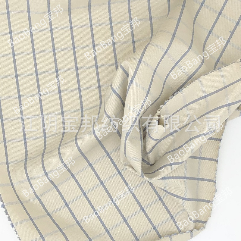 清爽紧致全棉格子，很适合春夏，布底高密度给予面料比较好的质感